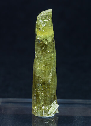 Vesuvianite. Rear