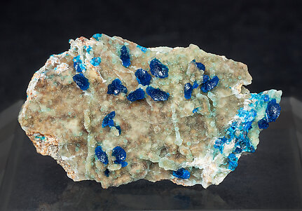 Veszelyite with Cuprodongchuanite and Hemimorphite. Front