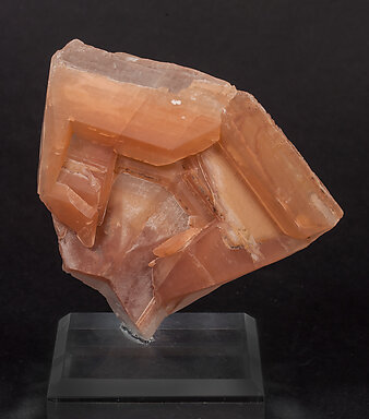 Twinned Calcite. Front