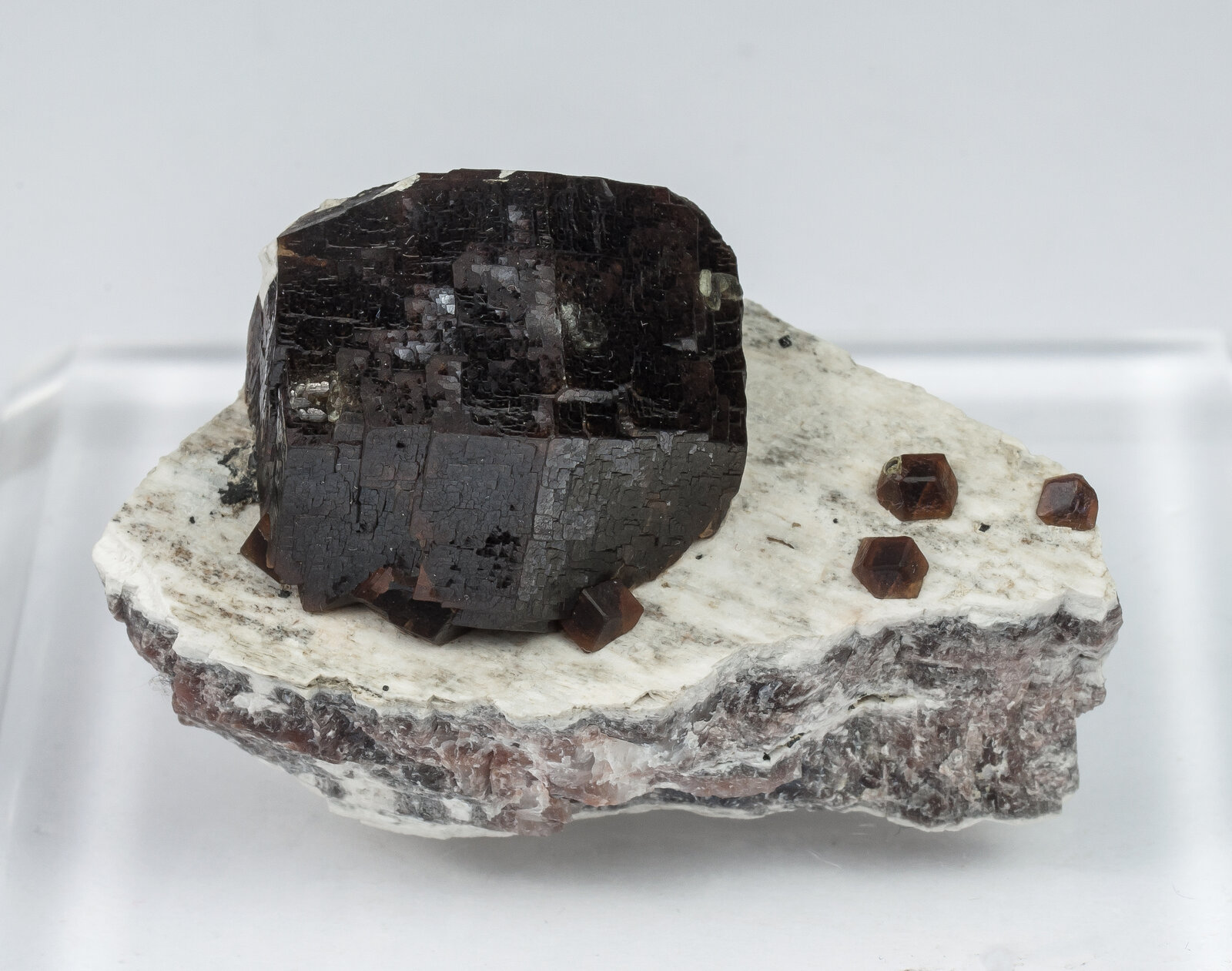 specimens/s_imagesAN4/Andradite-TLA49AN4f.jpg