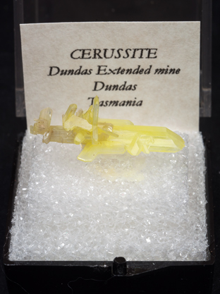 Cerusita (variedad cerusita cromífera). 