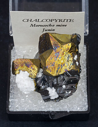 Chalcopyrite with Sphalerite, Dolomite and Quartz. 