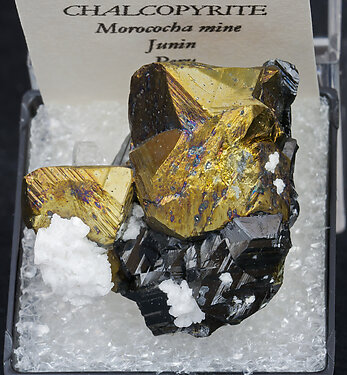 Chalcopyrite with Sphalerite, Dolomite and Quartz. 