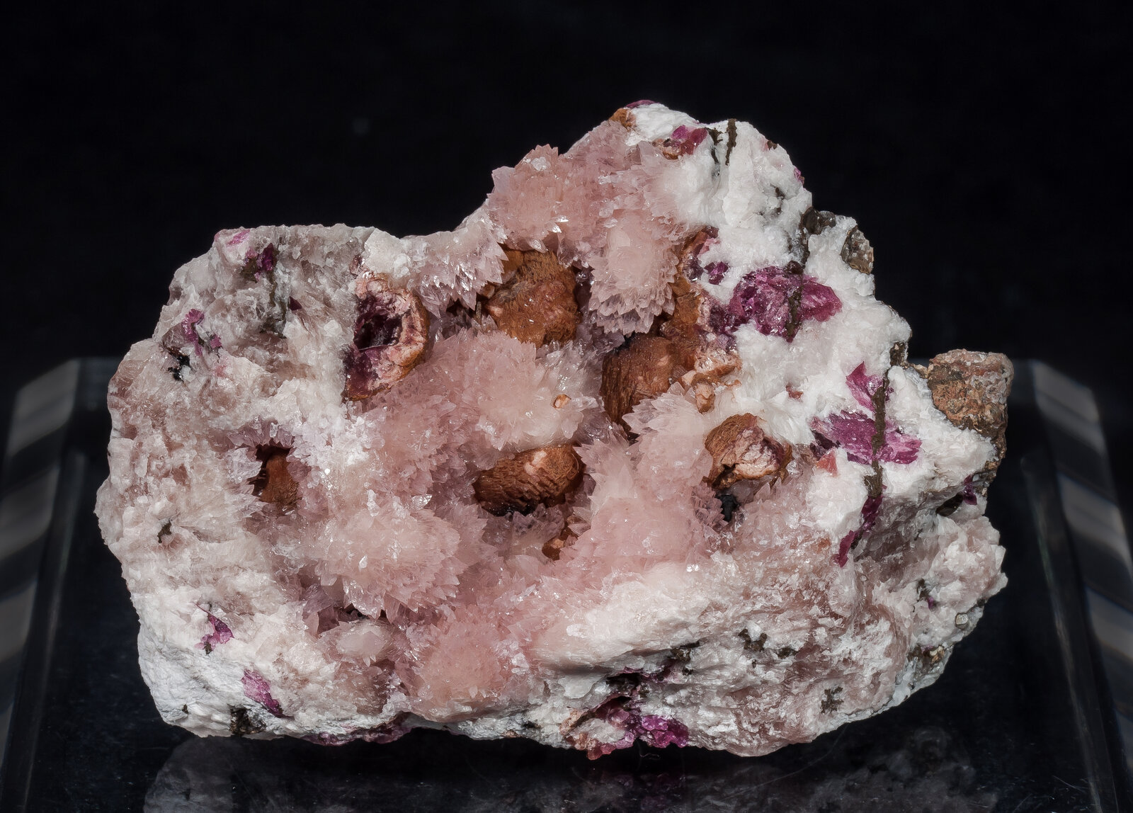 specimens/s_imagesAN4/Roselite-beta-AMR63AN4f.jpg