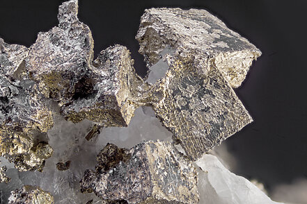 Silver with Silver (variety amalgamate - Hg-bearing), Löllingite and Calcite. micro photo: Dr. César Menor-Salván