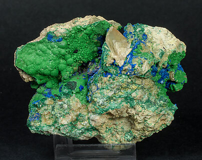 Bayldonite with Azurite and Baryte. Front