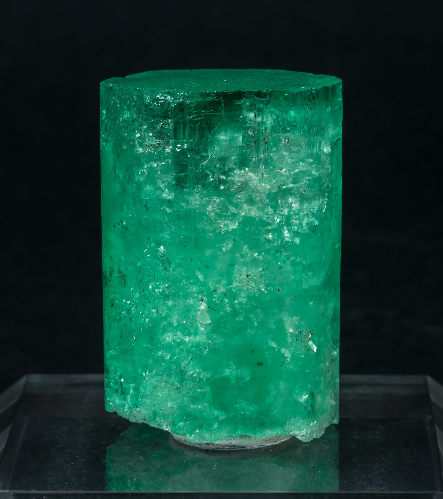 specimens/s_imagesAN5/Beryl_emerald-EFG26AN5r.jpg