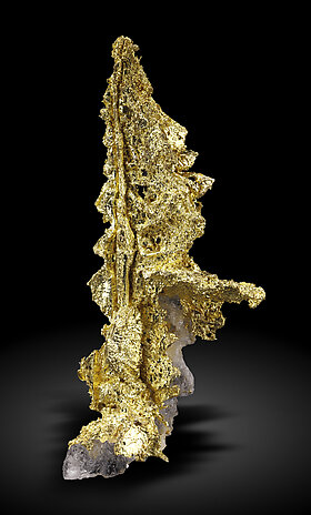 Oro (macla de la espinela) con Cuarzo. Vista frontal / Foto: Joaquim Callén