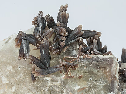 Pyromorphite with Fluorite. 