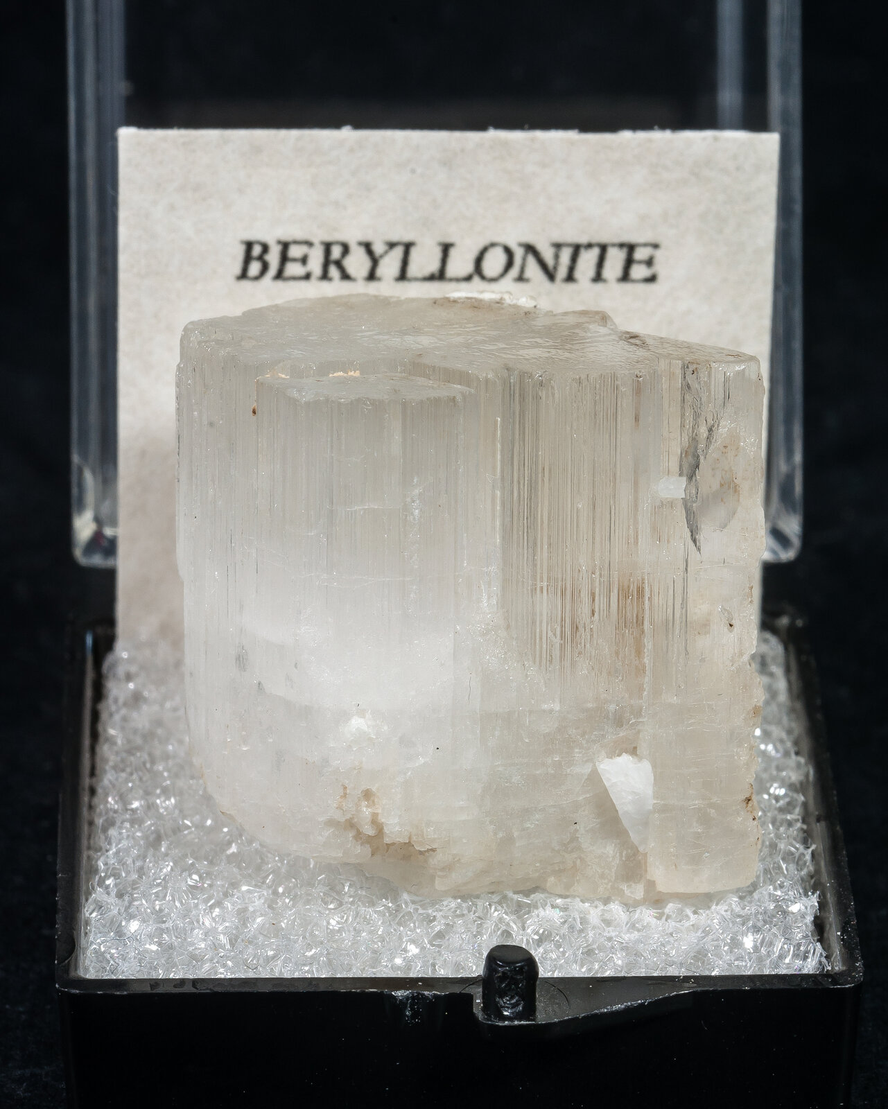 specimens/s_imagesAN6/Beryllonite-TGR46AN6f1.jpg