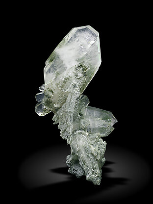 Quartz with Chlorite inclusions. Rear / Photo: Joaquim Calln