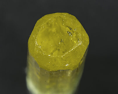 Berilo (variedad heliodoro). Vista superior