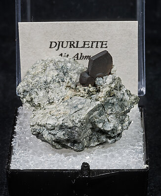 Djurleite-Chalcocite intergrowth on Calcite. 