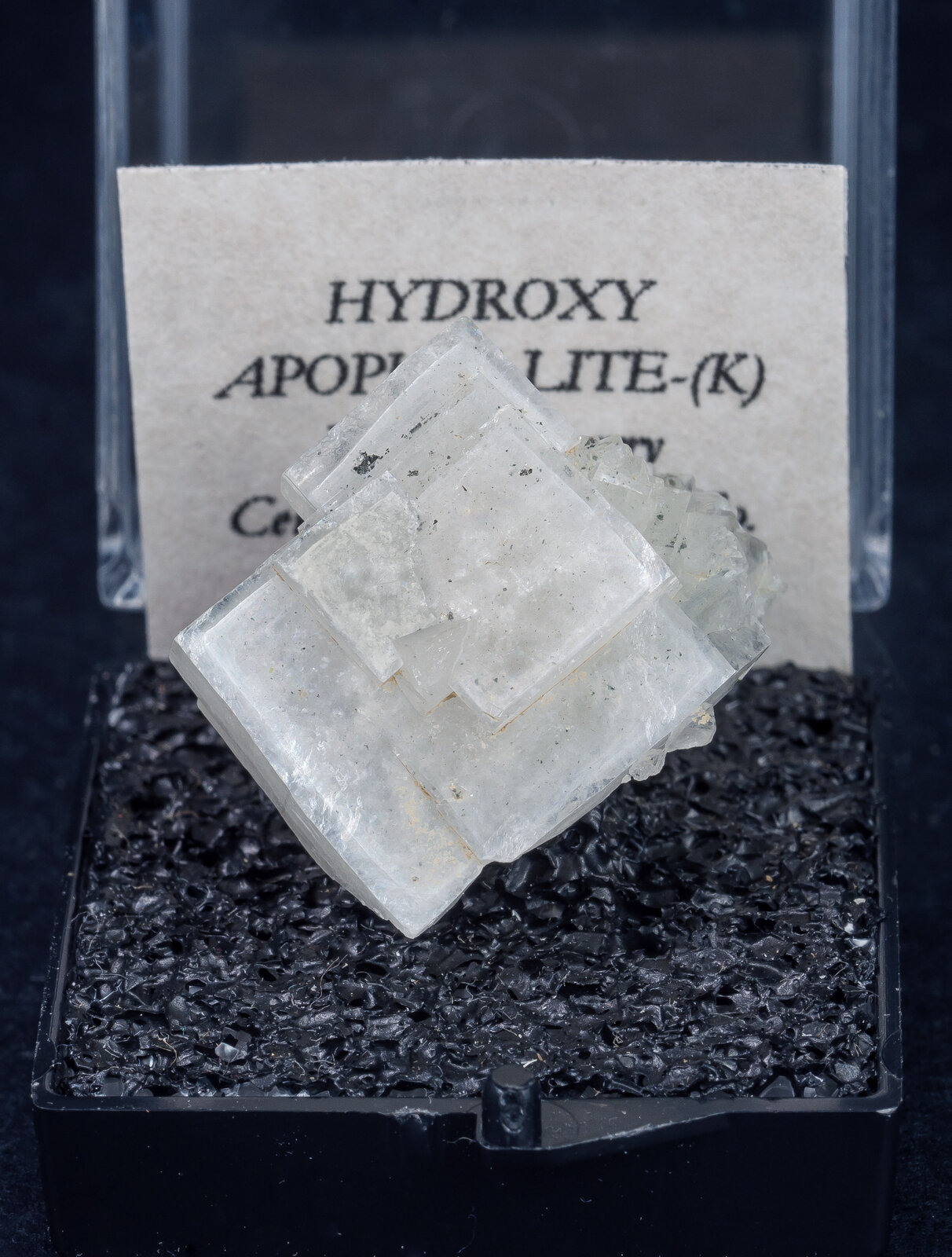 specimens/s_imagesAN7/Hydroxyapophyllite-TRM64AN7f1.jpg