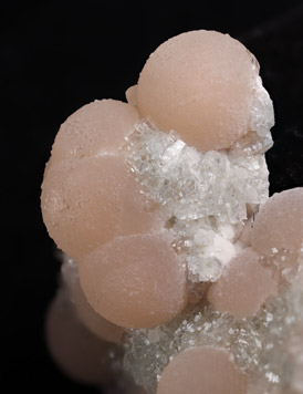 Imayoshiite with Bultfonteinite and Shinichengite. Detail / Photo: Joaquim Calln