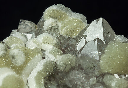 Quartz with Chalcopyrite. 