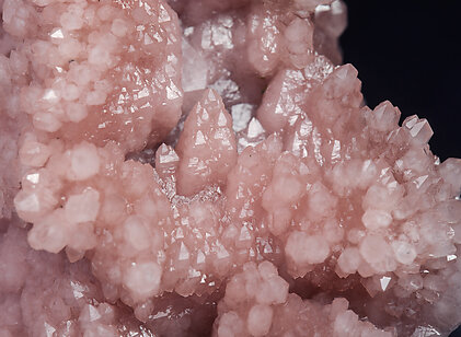 Quartz (variety rose quartz). 