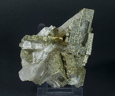 Pyrite perimorphic of Baryte. Side