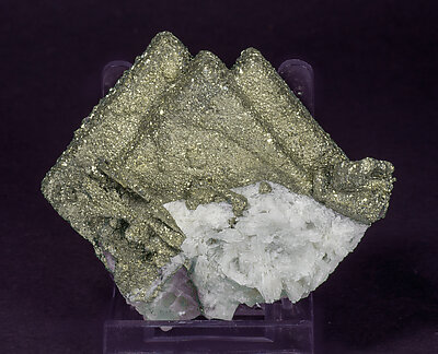 Pyrite perimorphic of Baryte.