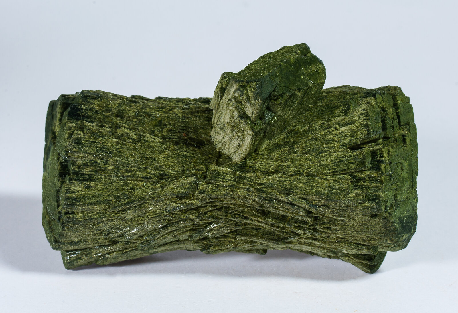 specimens/s_imagesAN8/Epidote-NMM27AN8f.jpg