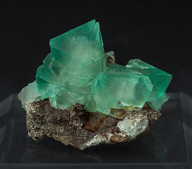 Fluorite (octahedral) with Pyrite. Side