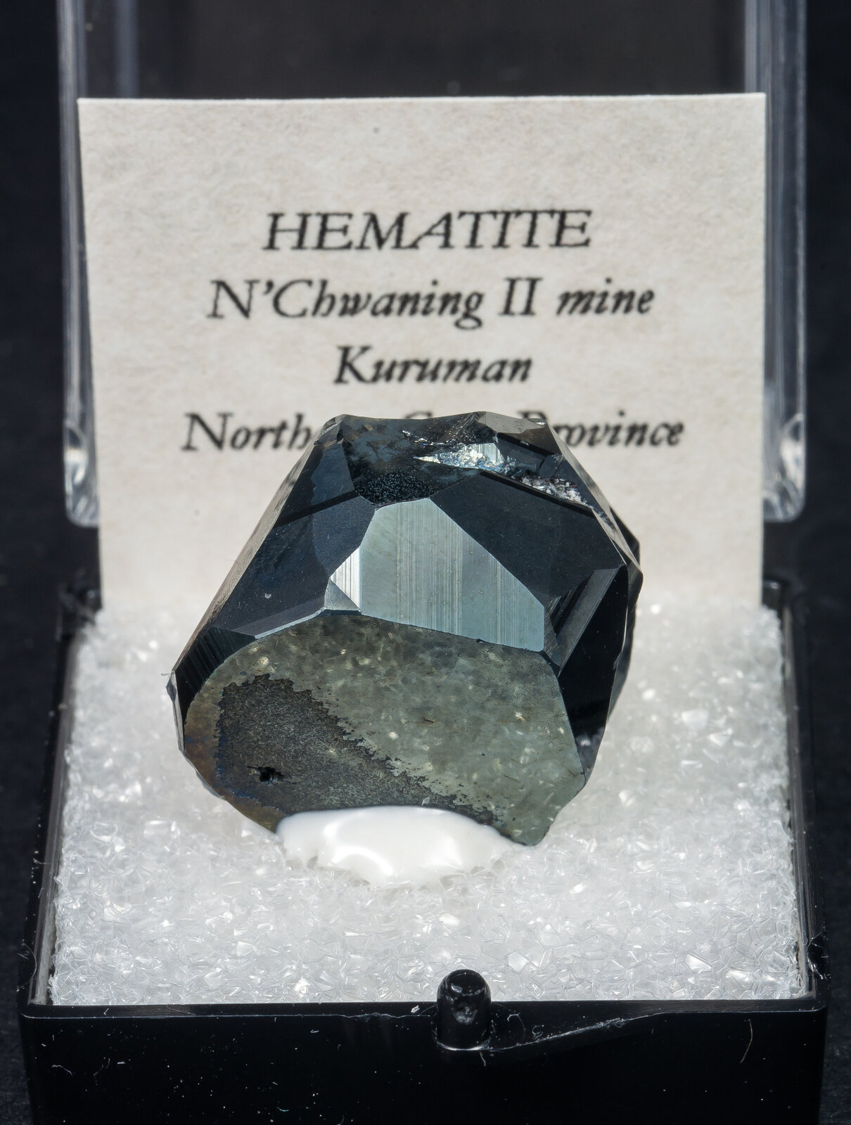 specimens/s_imagesAN8/Hematite-TZM63AN8f1.jpg