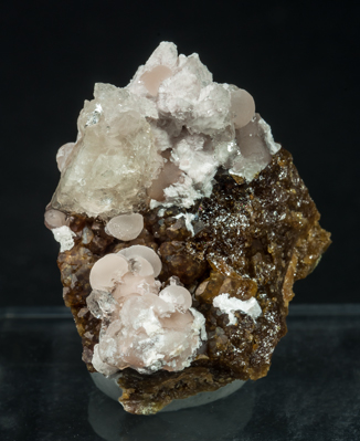 Imayoshiite with Bultfonteinite, Shinichengite and Andradite. 