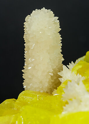 Sulphur with Celestine. Detail