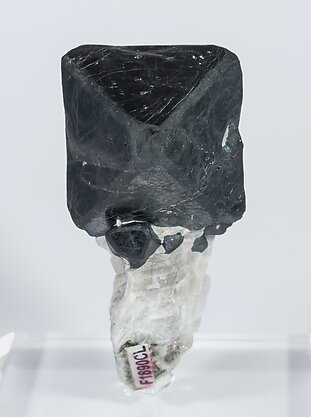 Franklinite with Calcite. Front