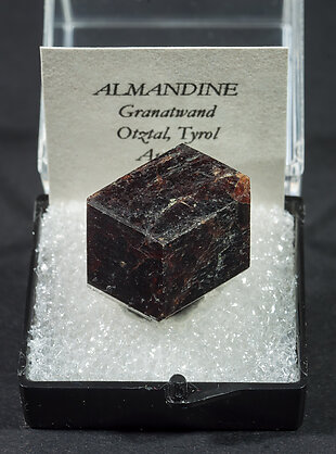 Almandine. Front