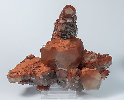 Calcite with iron oxides inclusions. Front