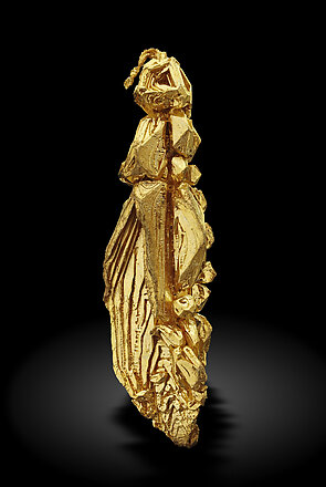 Oro (macla de la espinela). Vista frontal / Foto: Joaquim Callén