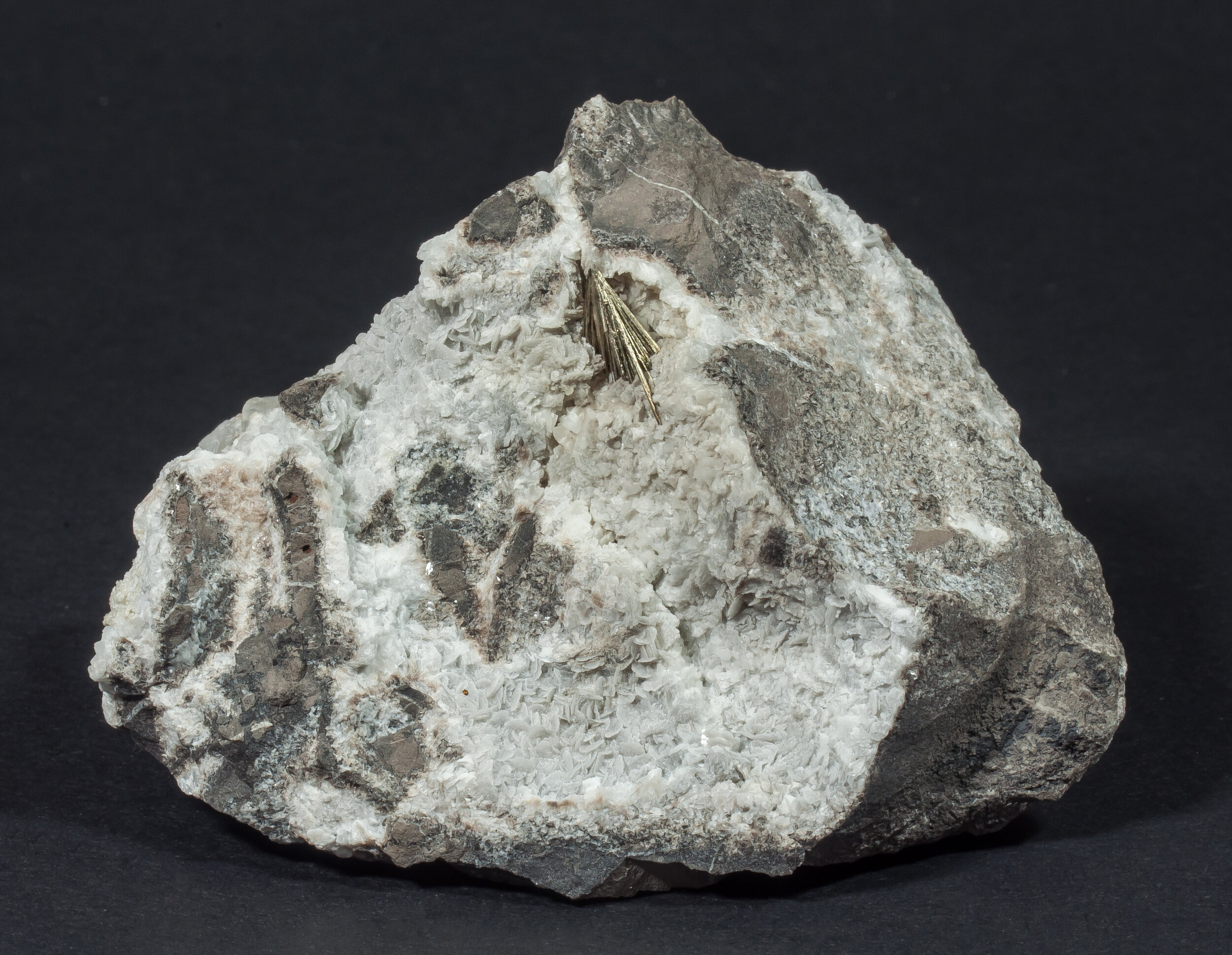 specimens/s_imagesAO0/Millerite-CXL67AO0f.jpg