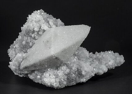 Quartz perimorphic of Calcite. Side