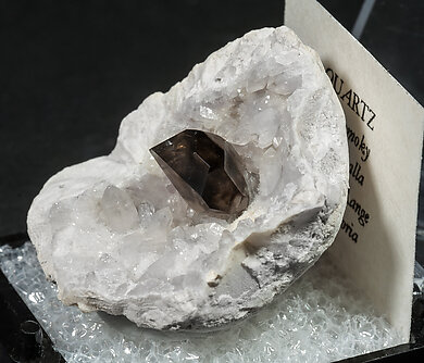 Quartz (variety smoky). Side