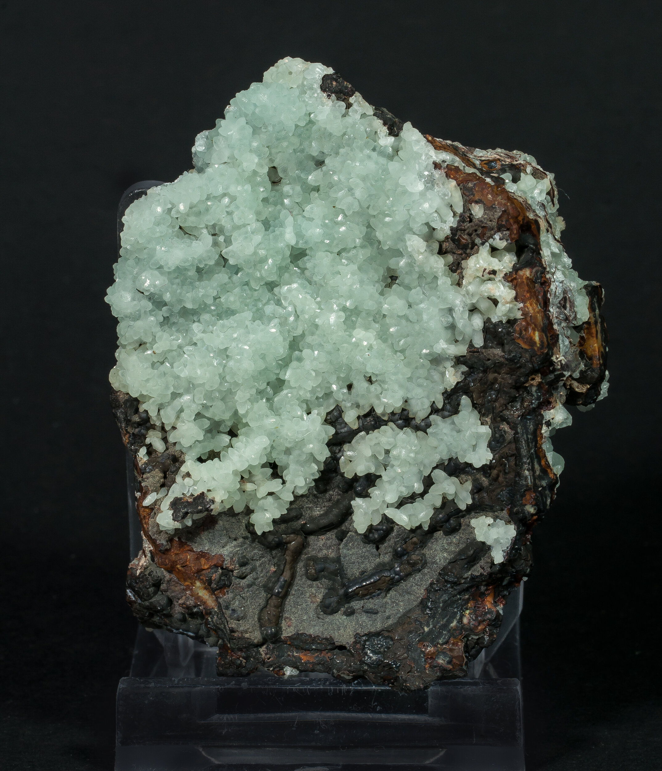 specimens/s_imagesAO0/Smithsonite-TPP27AO0f.jpg