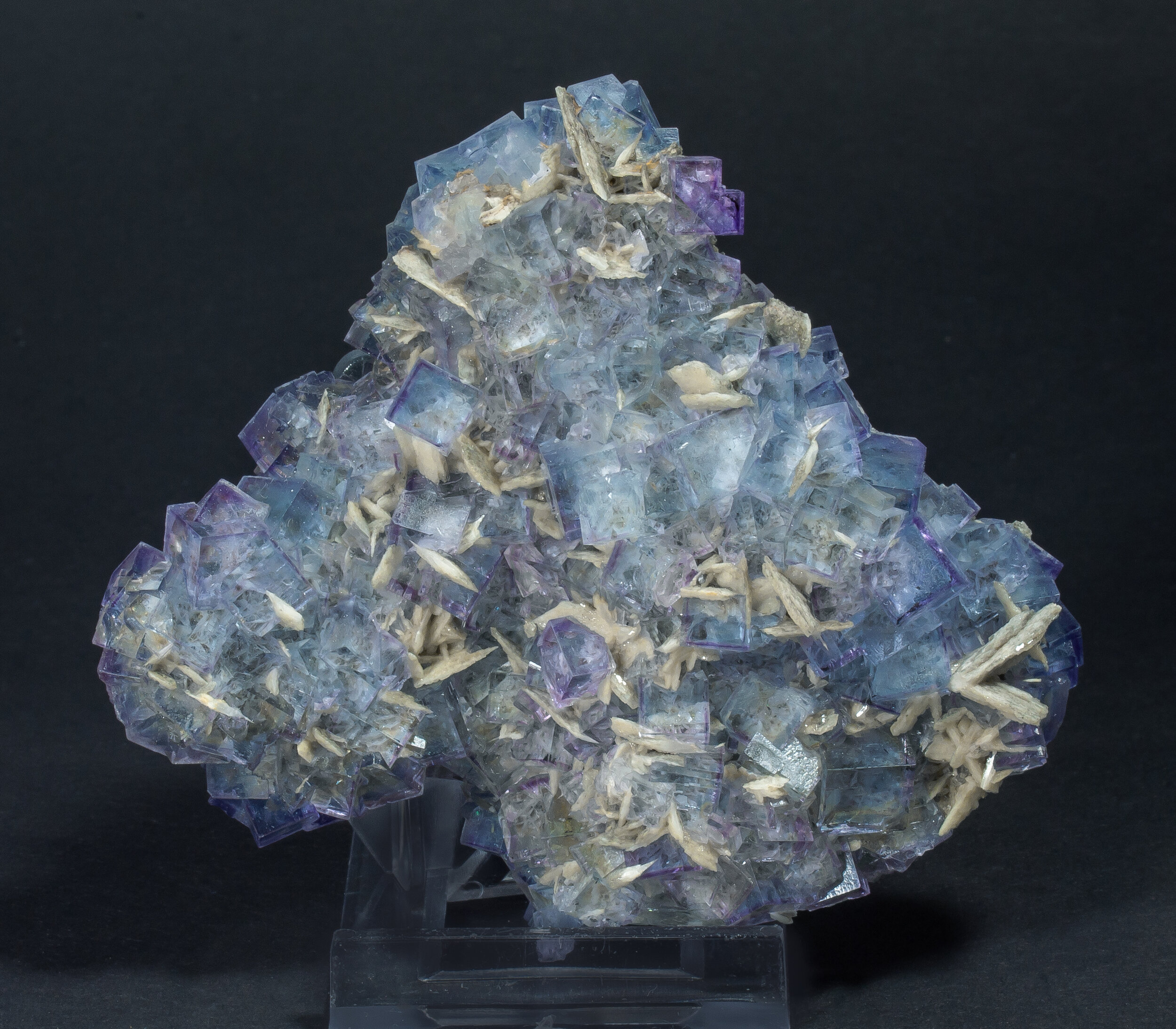 specimens/s_imagesAO1/Fluorite-JFD90AO1f.jpg