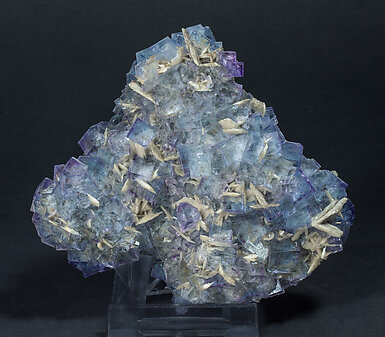 Fluorite with Baryte and Quartz. 