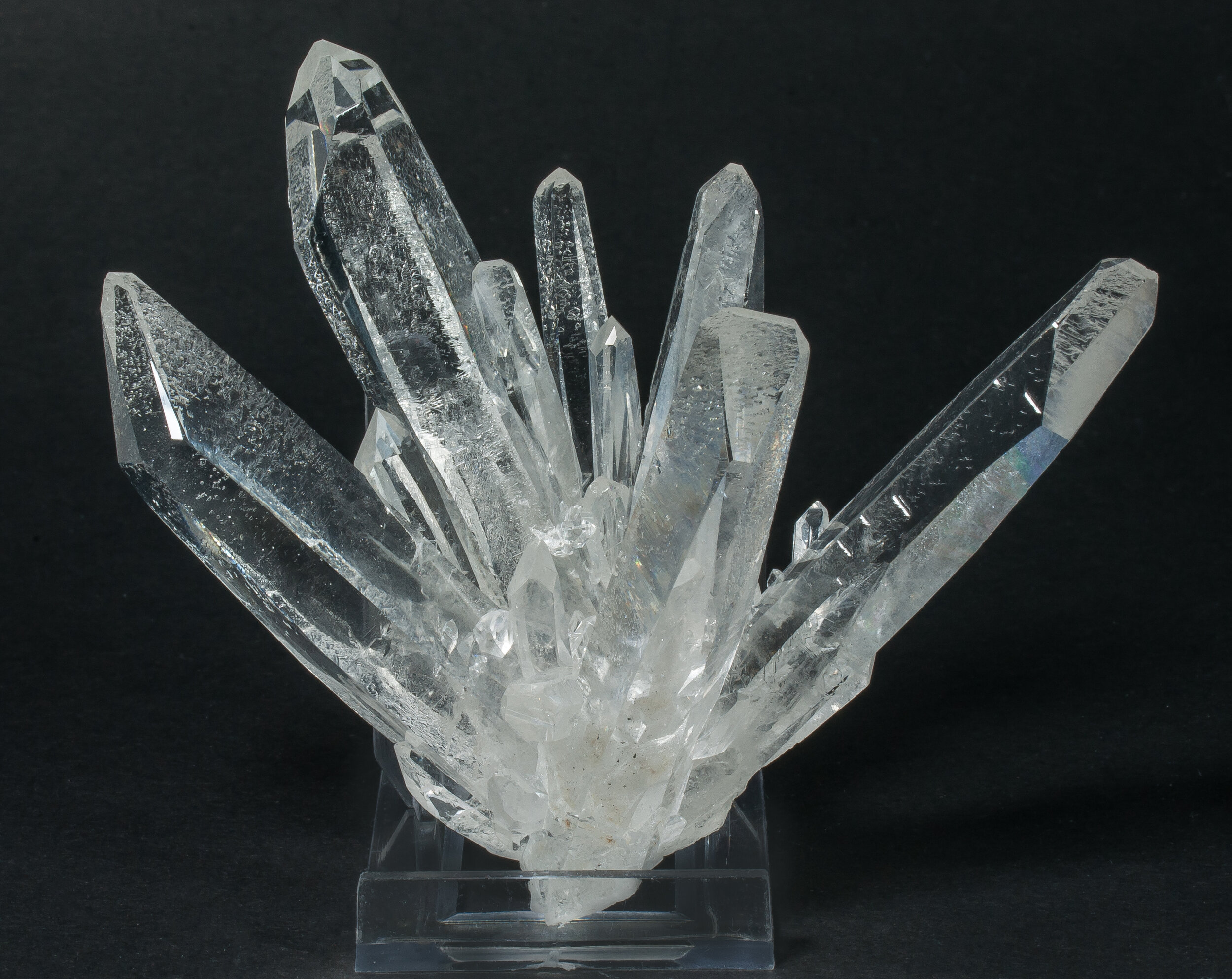 specimens/s_imagesAO1/Quartz-EFF73AO1f.jpg