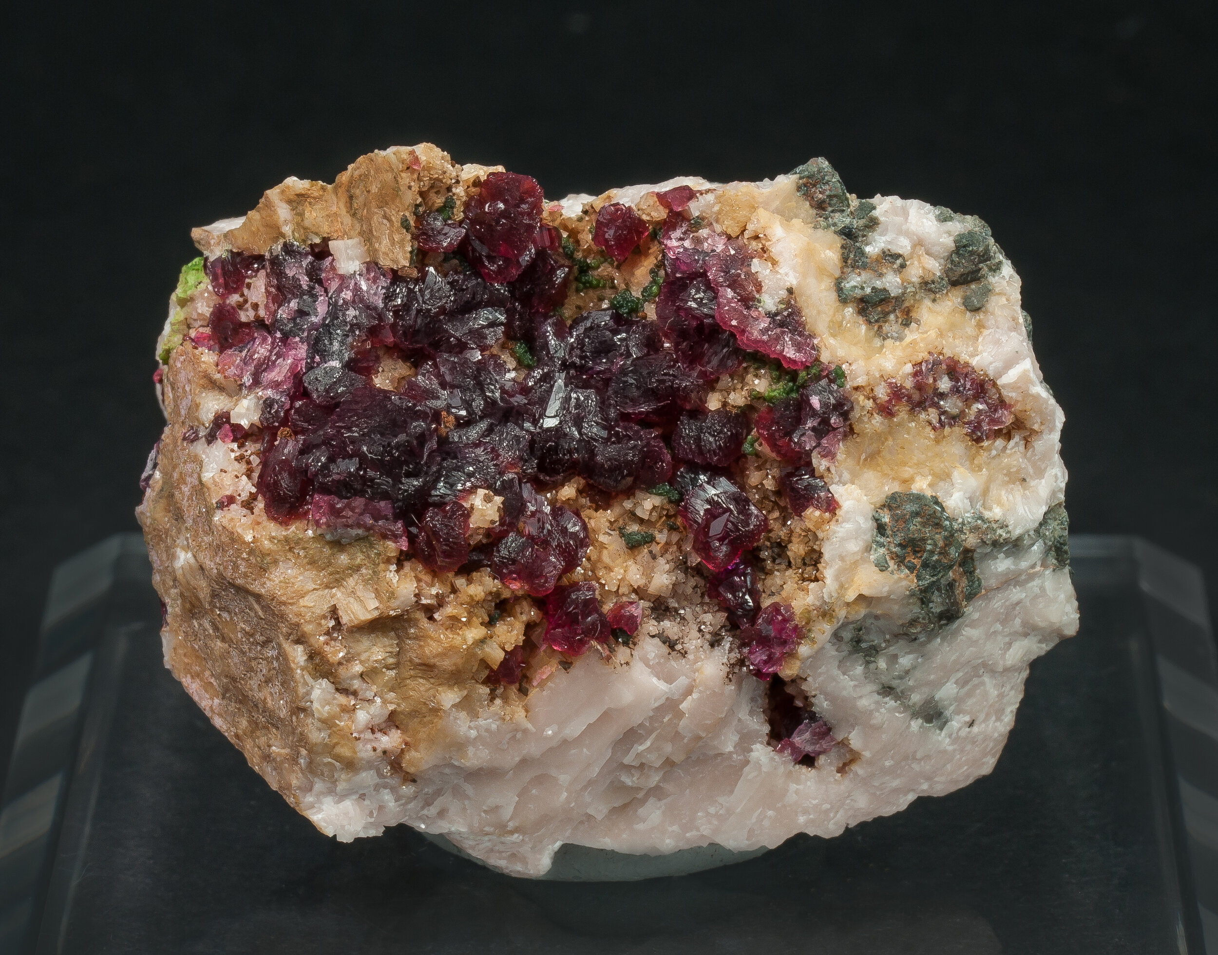 specimens/s_imagesAO1/Roselite-EPR66AO1f.jpg