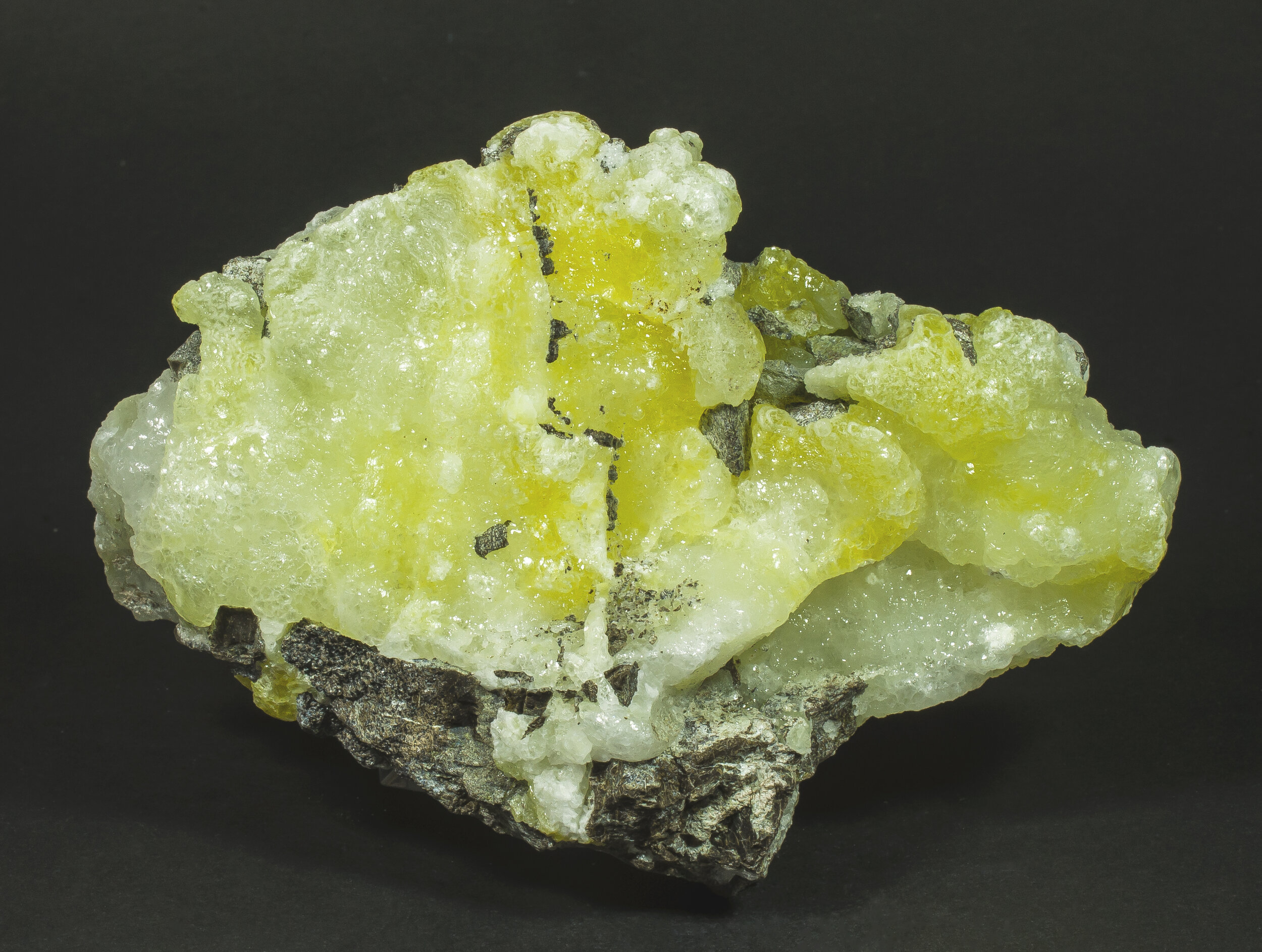 specimens/s_imagesAO2/Brucite-NGX99AO2f.jpg