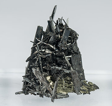 Ferberite with Pyrite. Front
