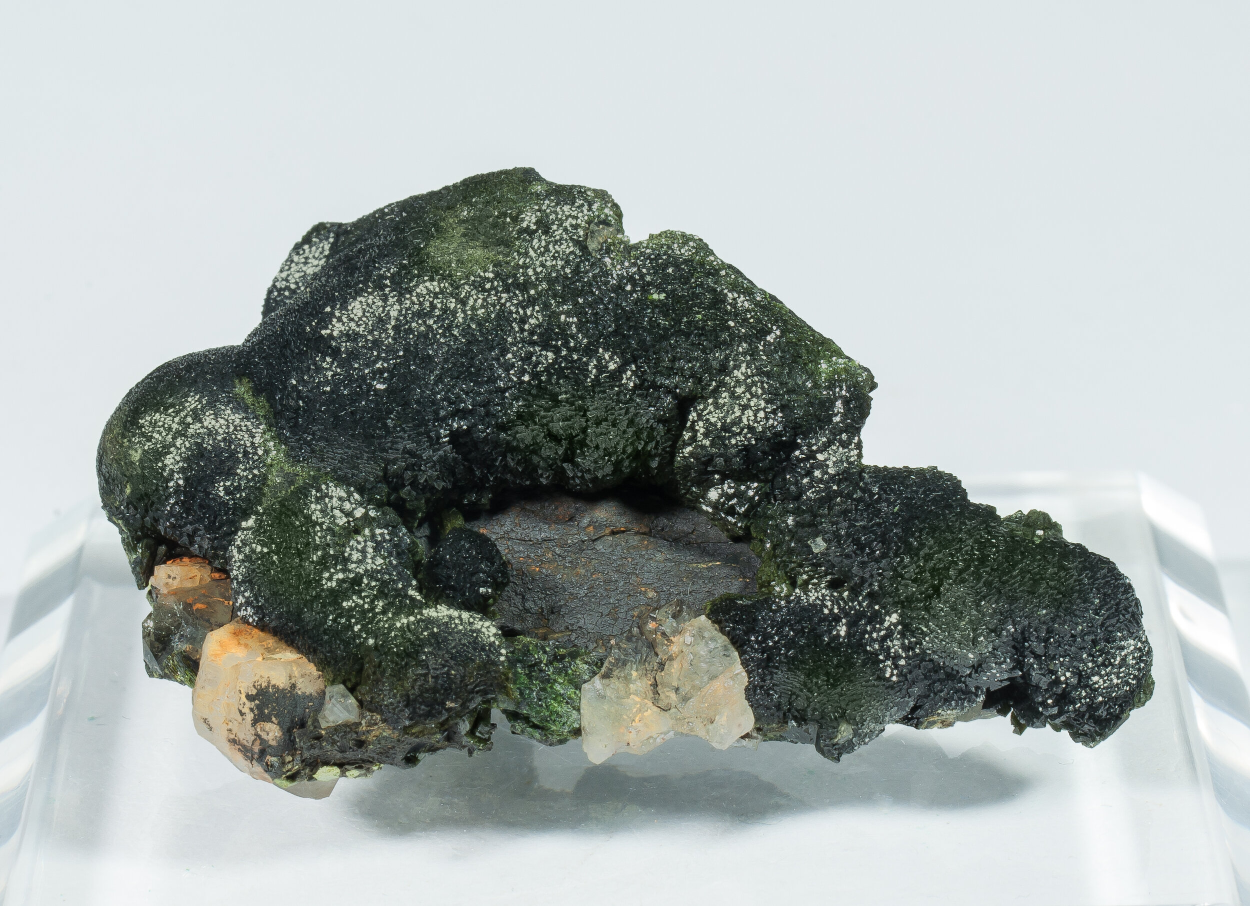 specimens/s_imagesAO2/Olivenite-MZF99AO2f.jpg