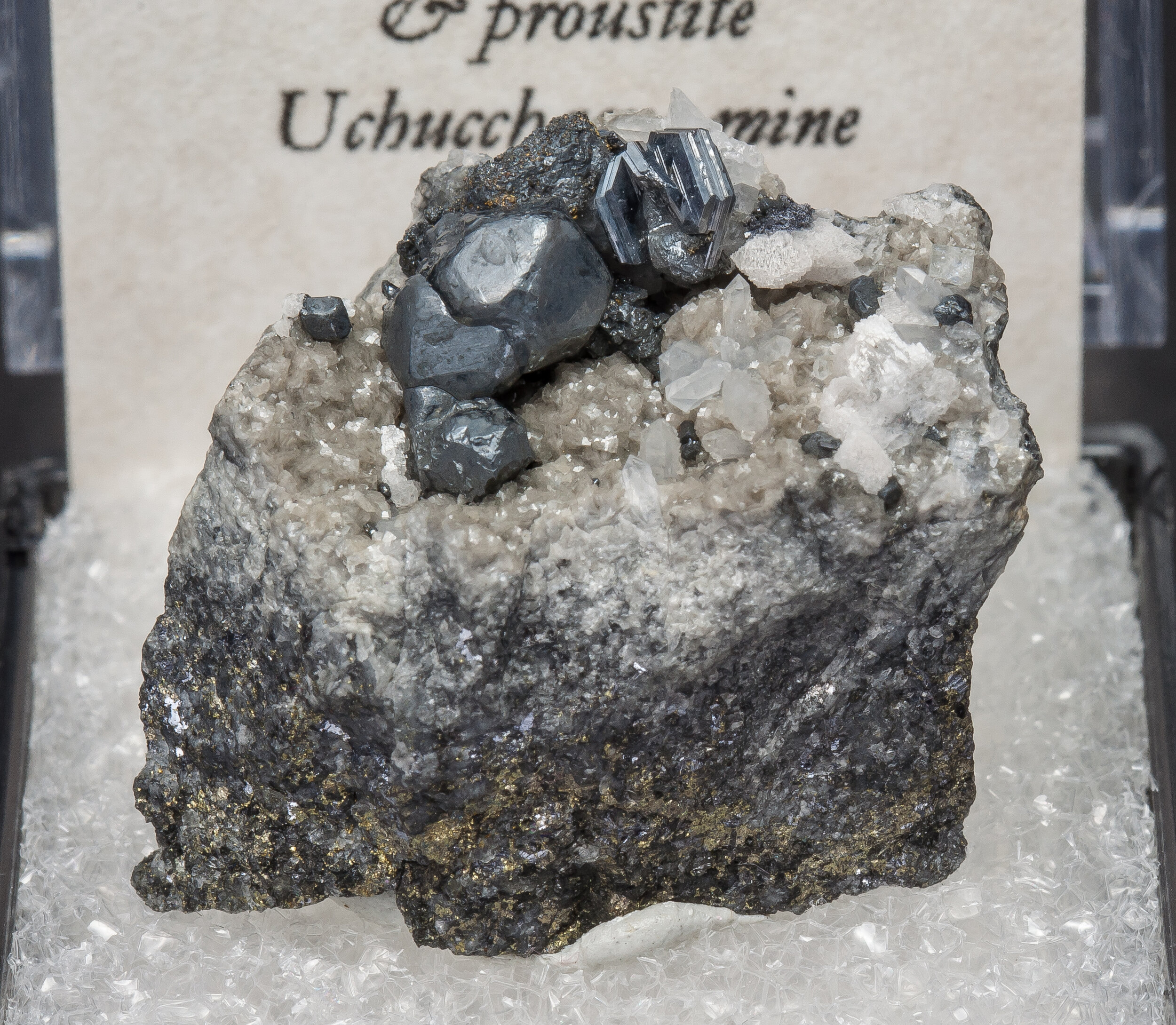 specimens/s_imagesAO2/Pearceite-TRJ16AO2f2.jpg
