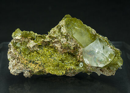 Quartz with Calcite and Clinozoisite-Epidote (Series). 