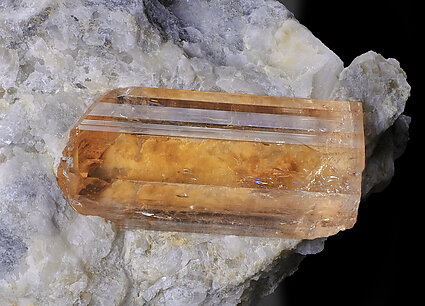 Topaz with Quartz. Detail / Photo: Joaquim Calln