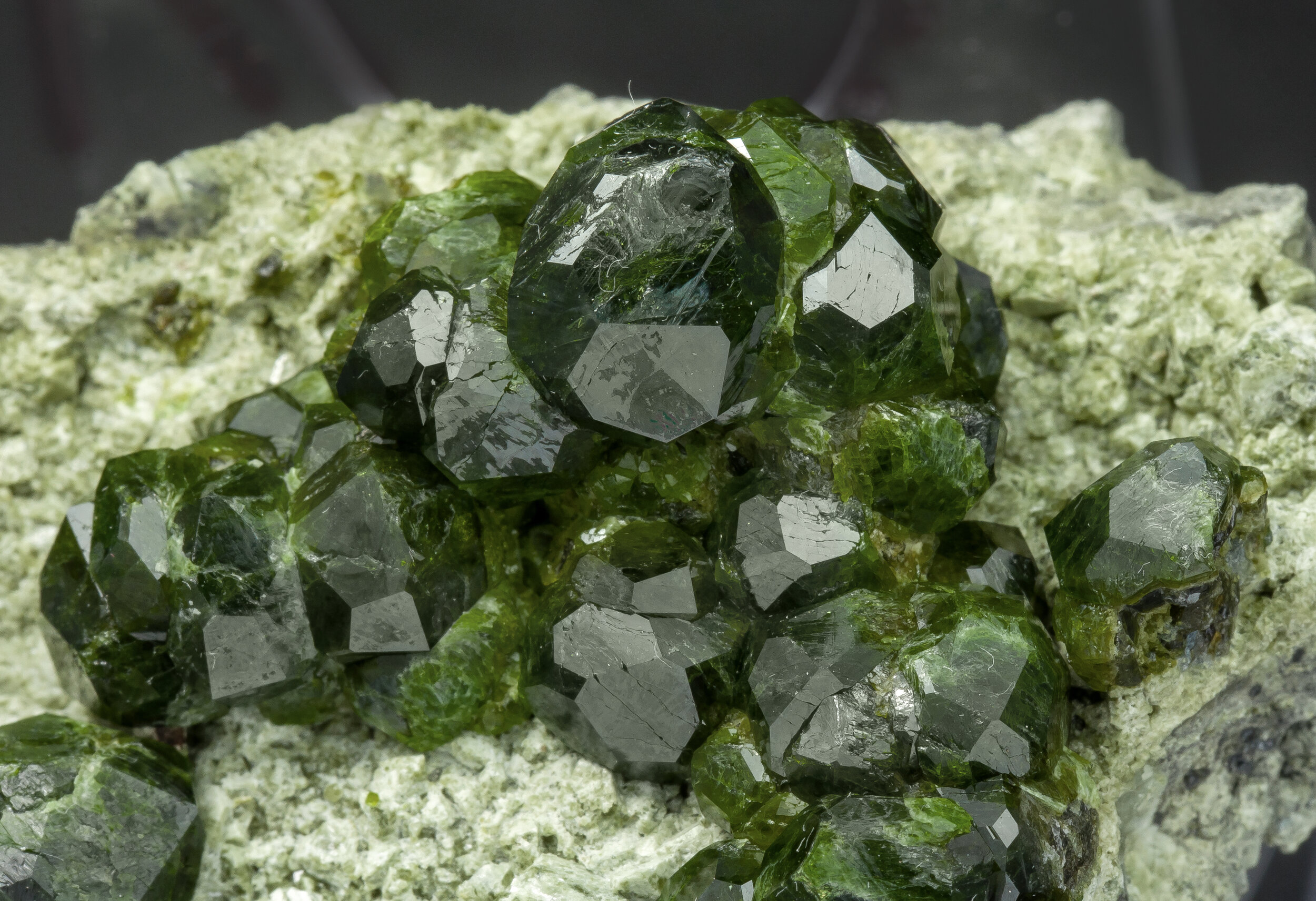 specimens/s_imagesAO3/Andradite_demantoid-NGT67AO3d2.jpg