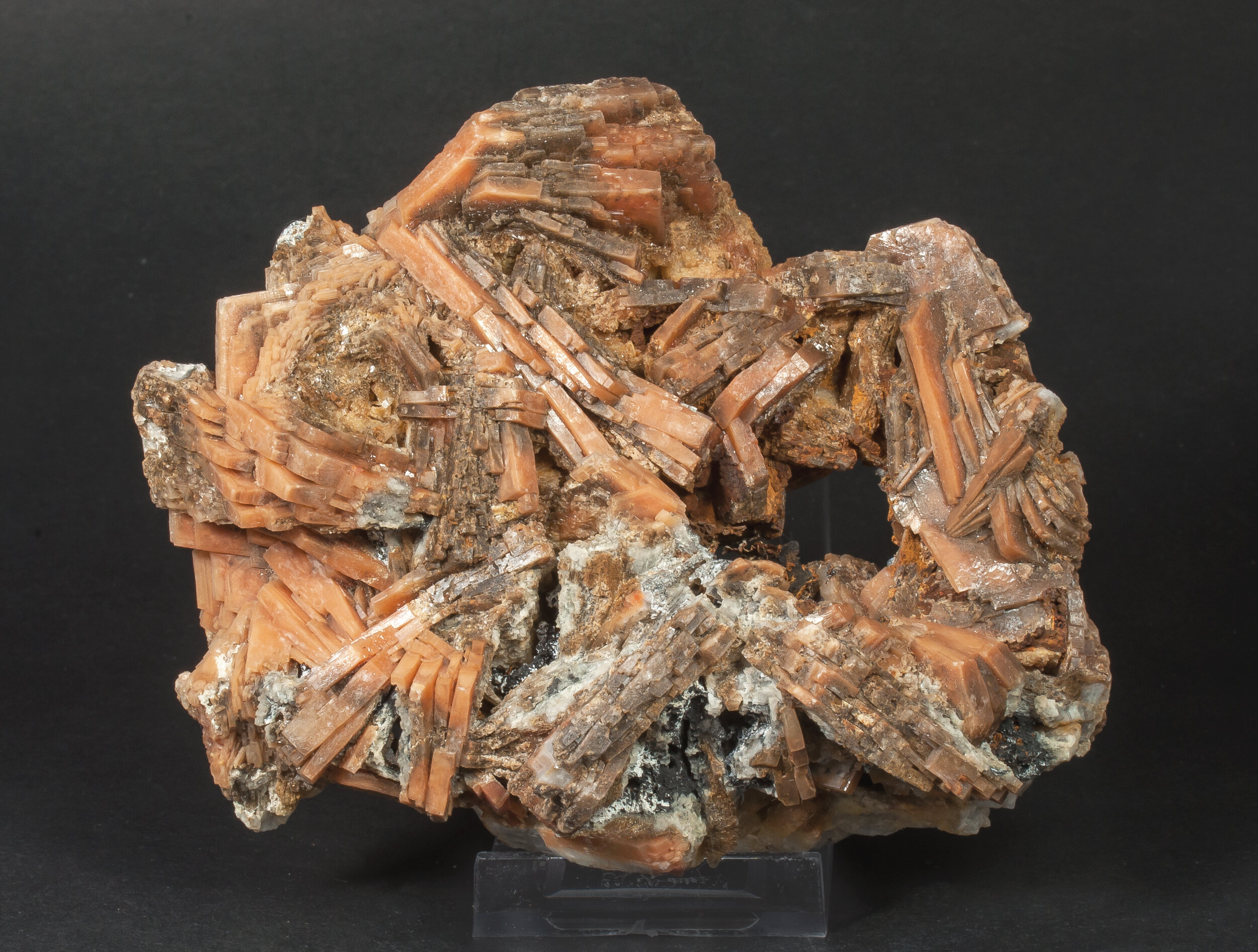 specimens/s_imagesAO3/Baryte-NFM66AO3f.jpg