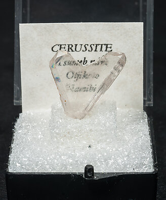 Cerussite. Front