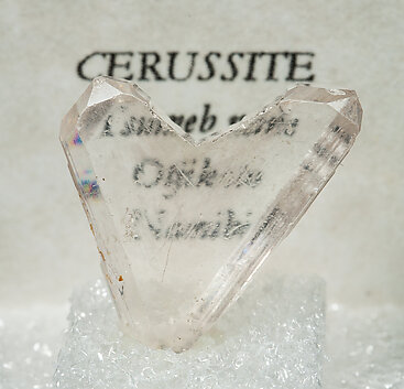 Cerussite. Front